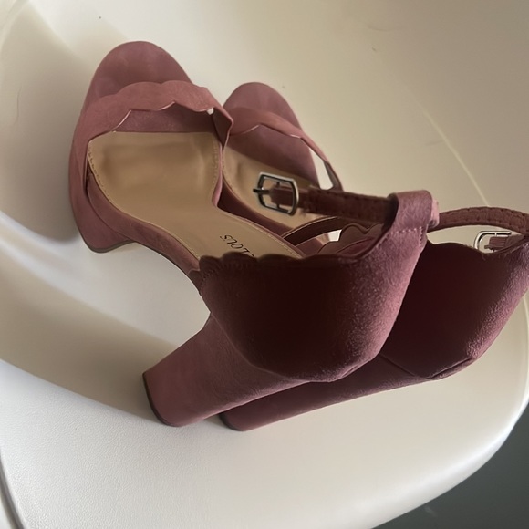 Pink platform heels, never worn too tall for me - Picture 3 of 5